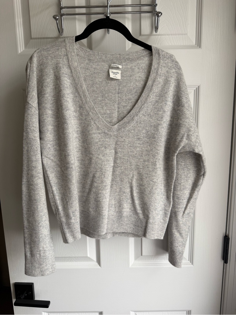 Abercrombie & Fitch cashmere V-Neck Sweater
